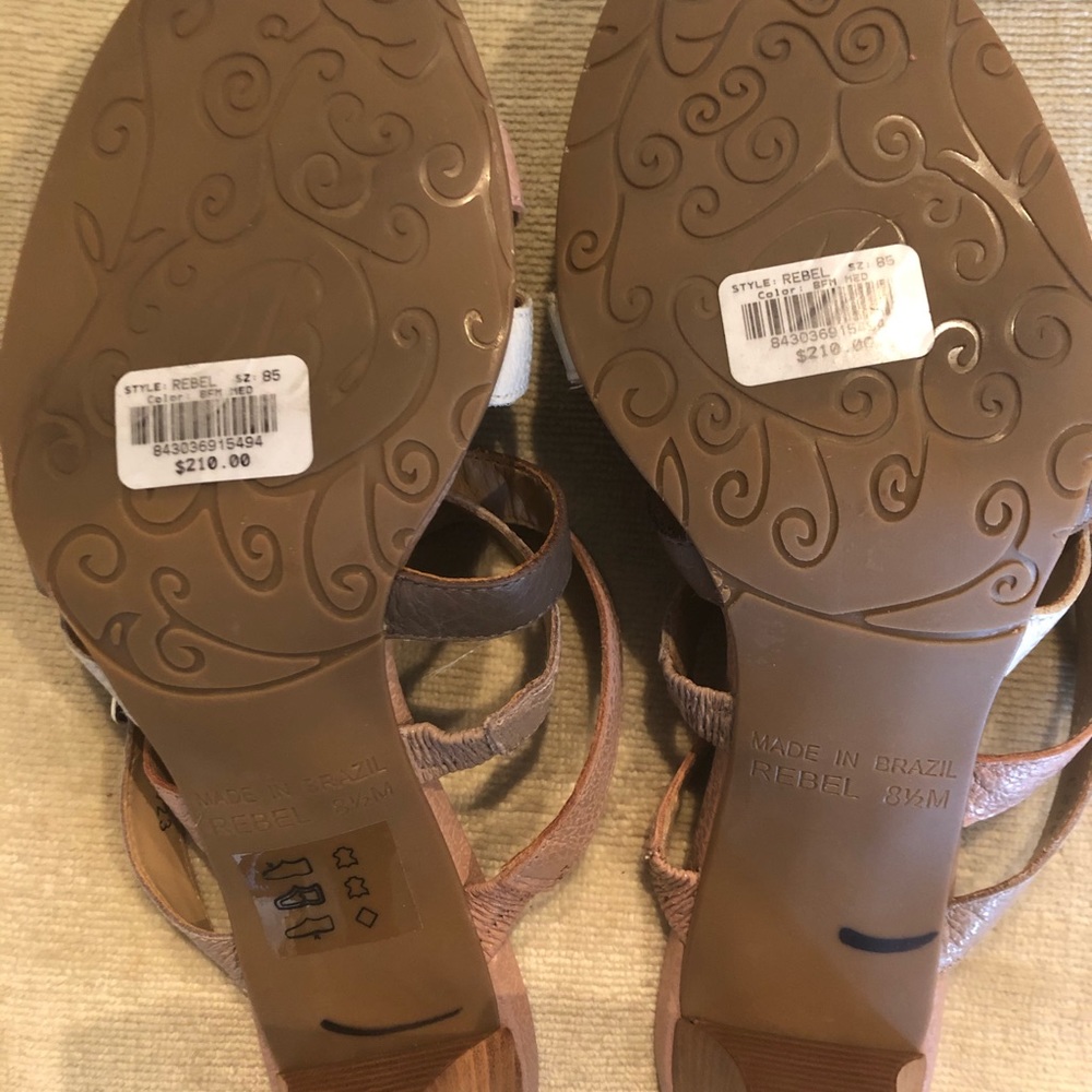 Shoes - Picture 5 of 6